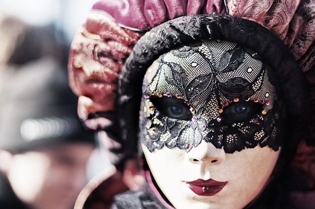 How Anonymous Winners Manage Their Fortunes