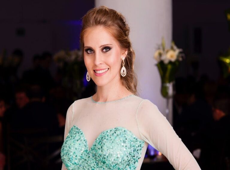 sabrina sosa estatura y peso